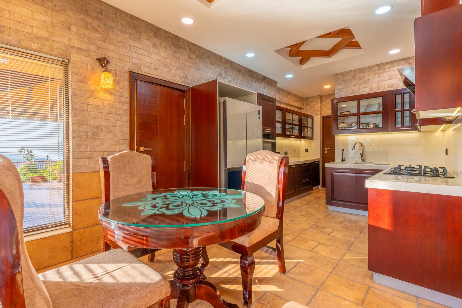 Modern appliances and cooking cookware in the kitchen